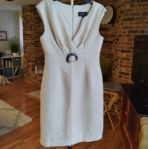 Plunging neckline Womens Sz 10 sleeveless dress